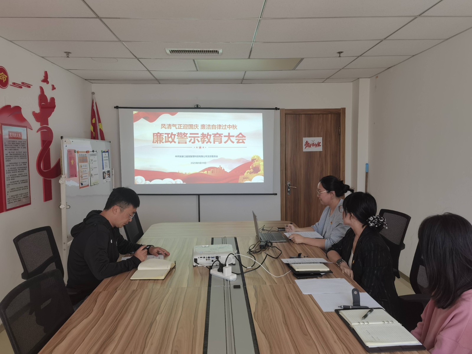 1759993510821974.jpg 1759993510821974.jpg