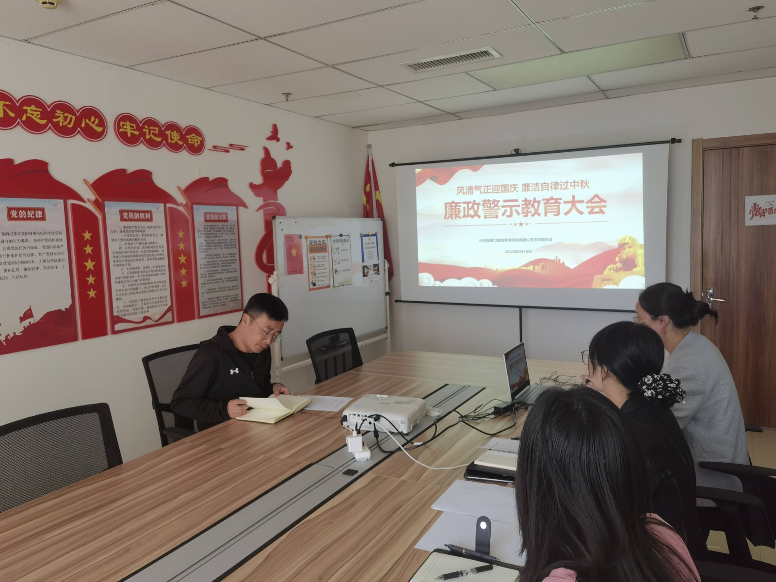 1759993510829606.jpg 1759993510829606.jpg